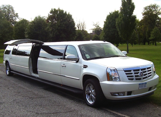 Chrysler 300 limo rental in ct #3