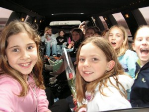 kids-birthday-party-in-a-limo-photo